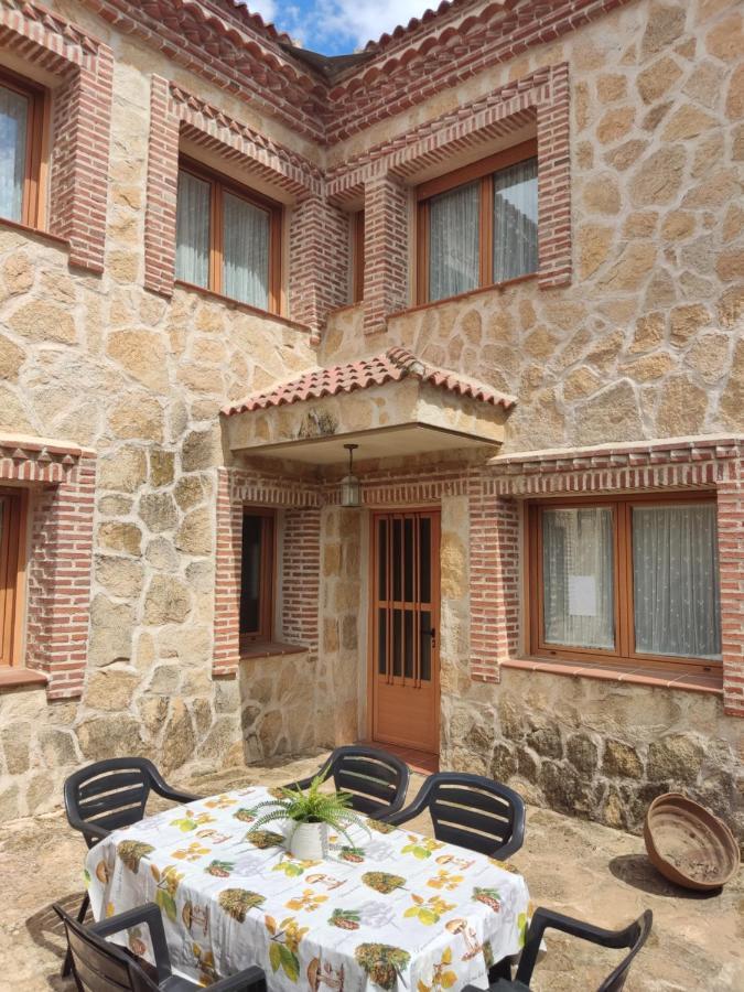 Casa Rural El Pajar Navaluenga Exterior photo